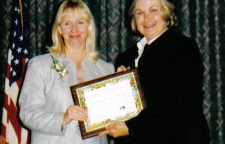 Chelley Gardner Smith and Mayor (1)